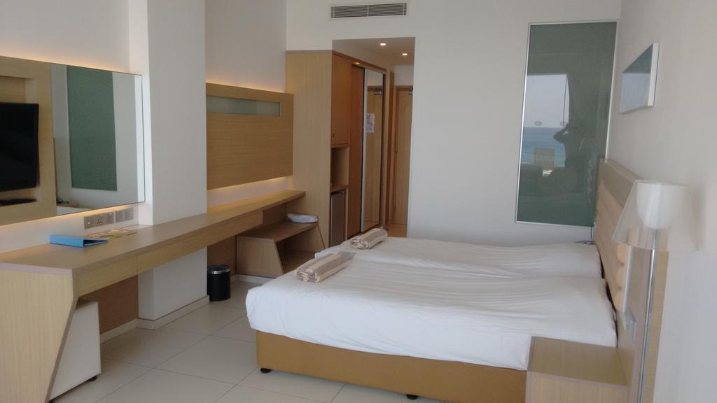 Vrissaki Beach Hotel Protaras Extérieur photo
